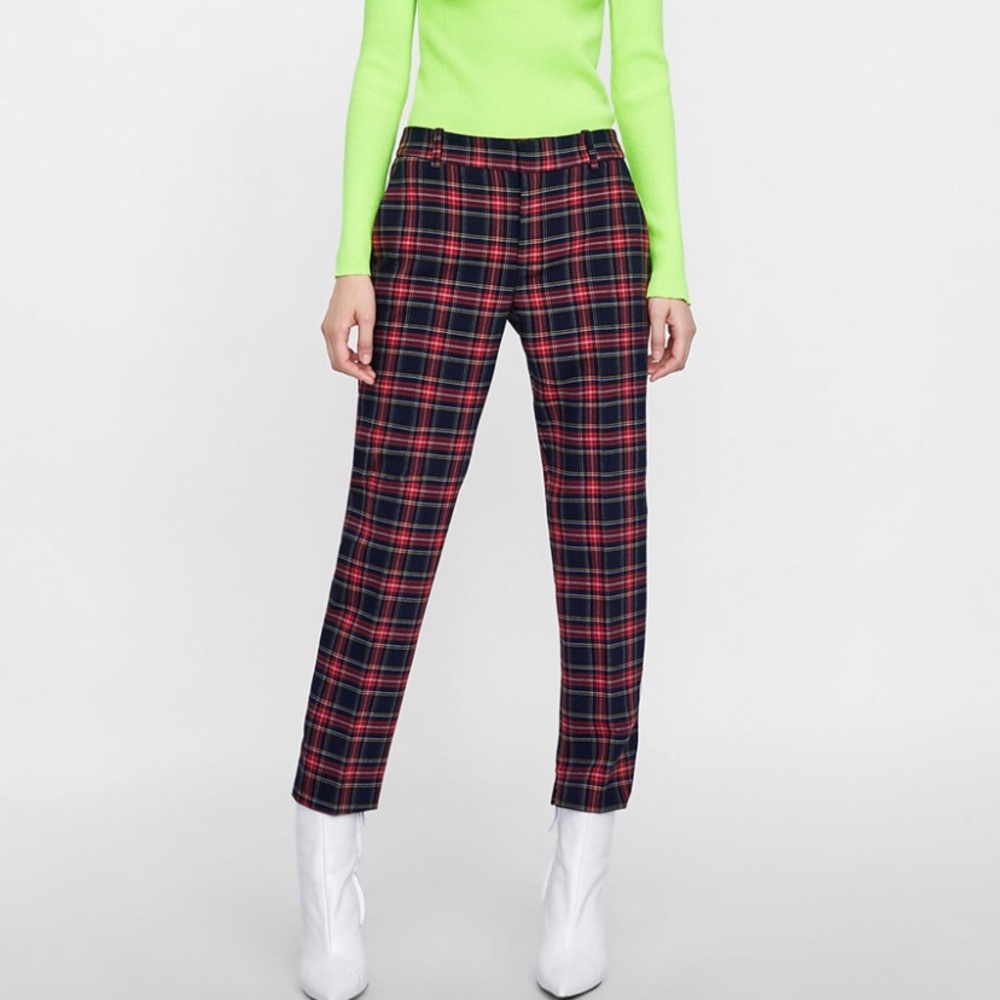 Zara Red and Black Plaid Cropped Pants. Size 4 Professional or fun.